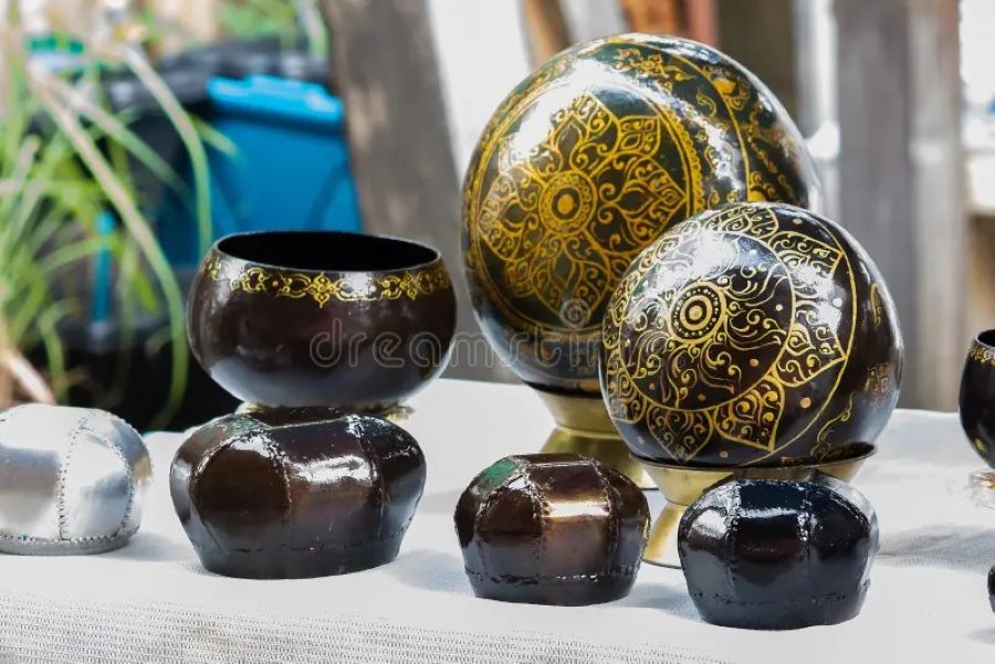 Baan Bat (The Monk’s Alms Bowl Village) : Ban Sin Mangkok Phra Monkhun Tee Mueang Bangkok