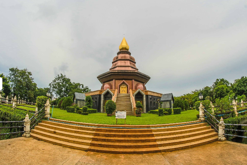 Wat Phai Lom: Sathan Satsana Phraphuttha Thi Pen Jai Khong Mueang Chanthaburi