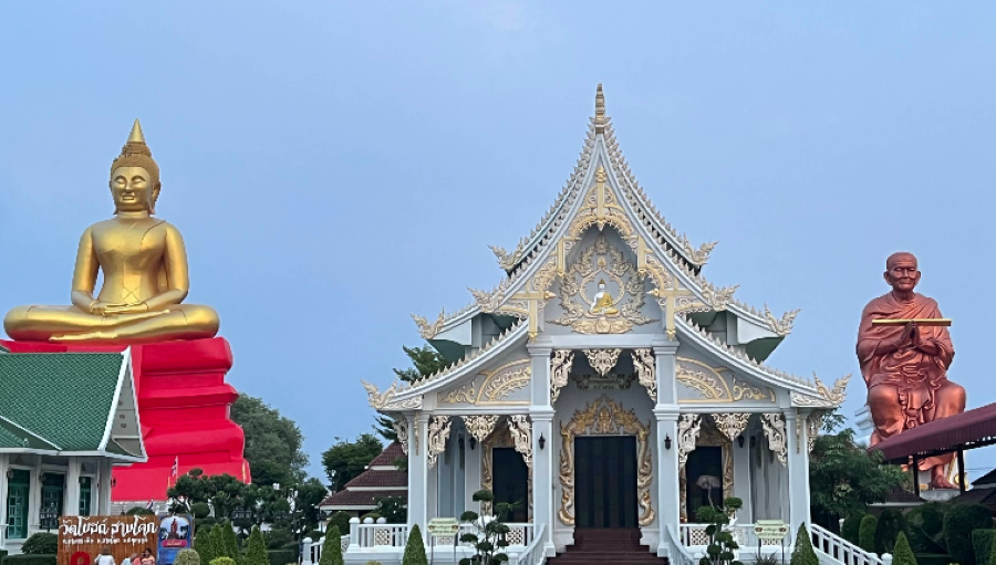 Wat Bot (Luang Pho To) : Wat yai suay ngam lae pen suan song san nai Pathum Thani