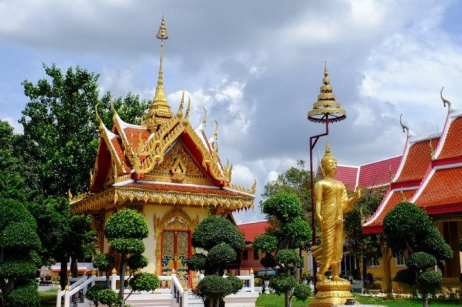 Wat Bang Oi Chang – Sathaban Phra Tham Nai Fang Mae Nam Chao Phraya