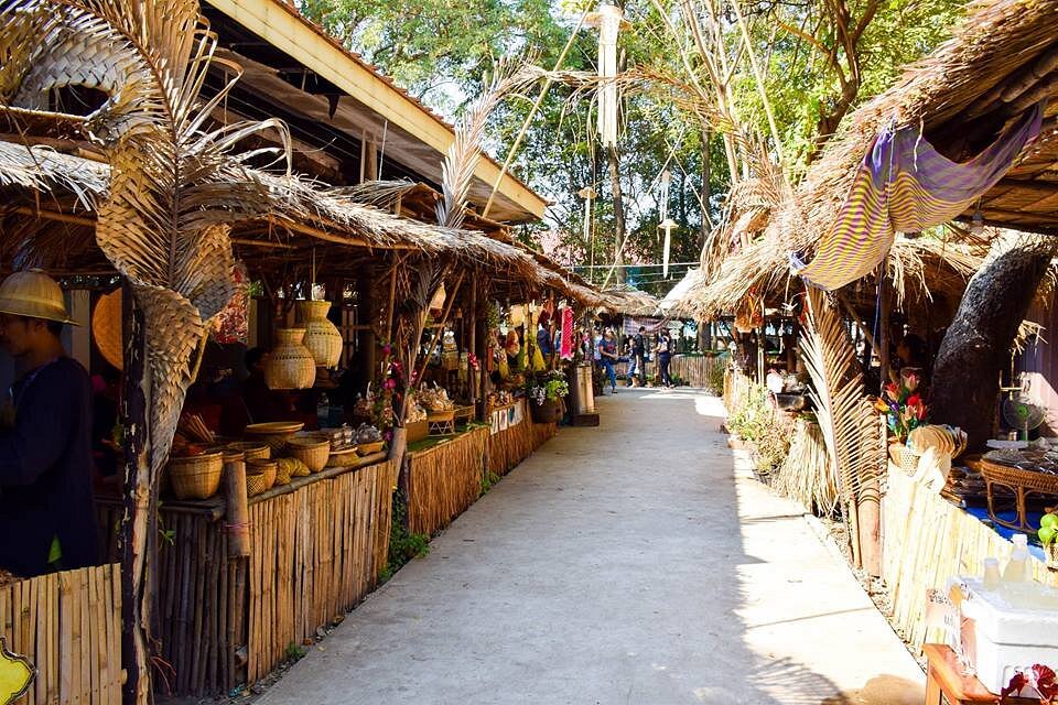 Ban Rachan Old Style Market (Talad Boran Ban Rachan)